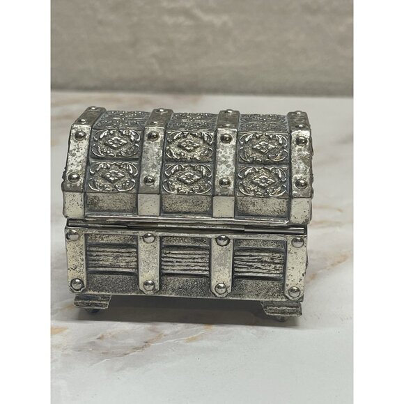 Vintage Music Box Treasure Chest with Lion's Head Made In Japan Fuji Working - Picture 13 of 14